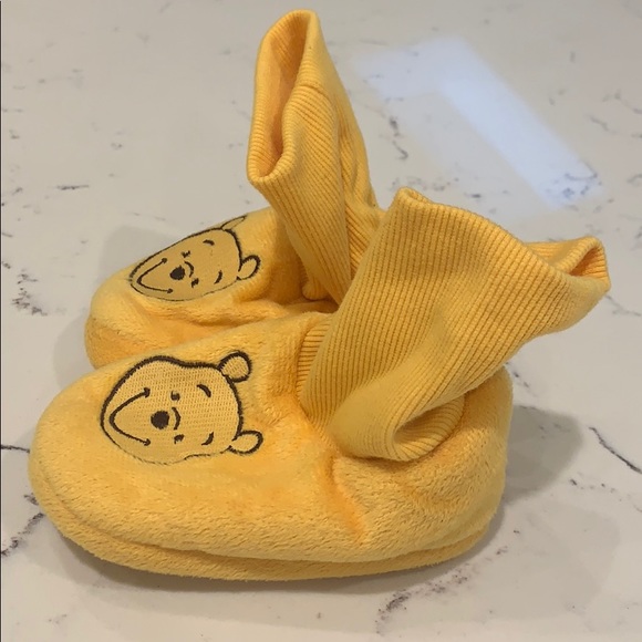 Winnie the Pooh slippers - Picture 3 of 5